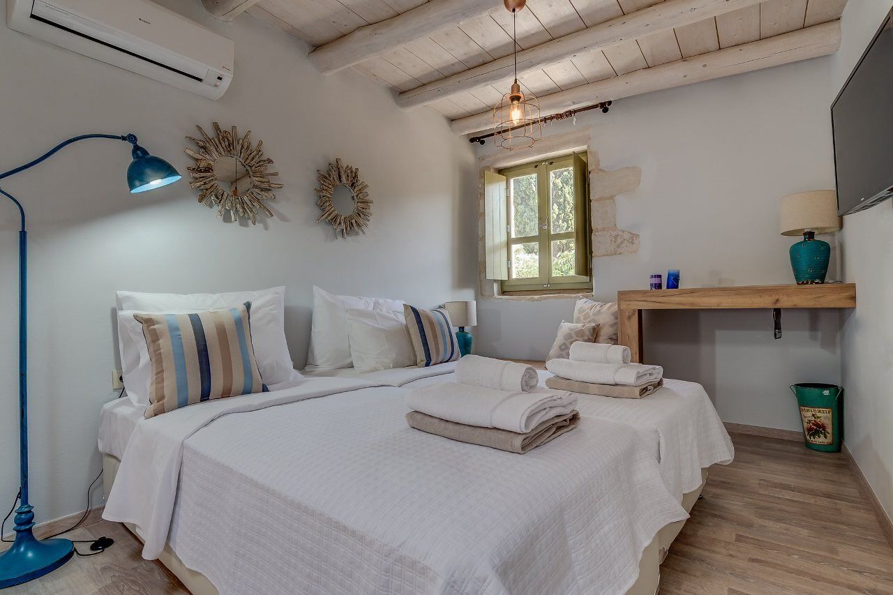 Traditional Stonebuilt Villa Leonanto, Only 5 Km From A Sandy Beach Kastellos Экстерьер фото